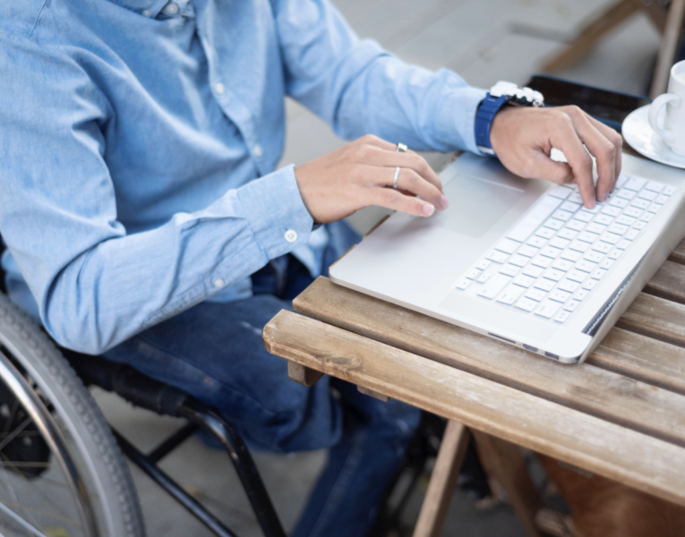 Social media dla osób z niepełnosprawnościami w 6 krokach